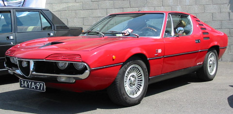 Alfa Romeo Montreal red