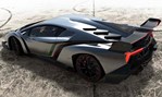 2013-Lamborghini-Veneno-on-the-tarmac 3